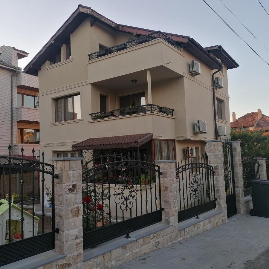 Apartments Dona Chernomorets Ngoại thất bức ảnh